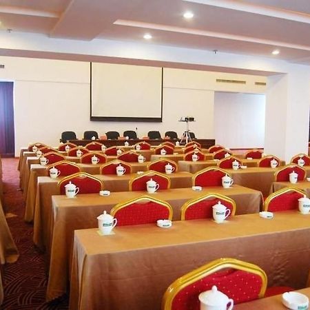 Jishou Heyi Hotel Fenghuang Exteriör bild