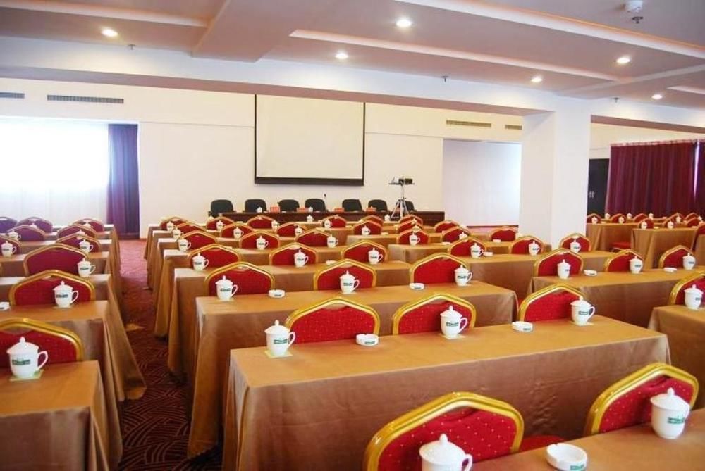 Jishou Heyi Hotel Fenghuang Exteriör bild